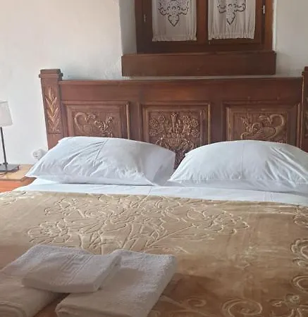 Silver Hill בית הארחה Gjirokastër