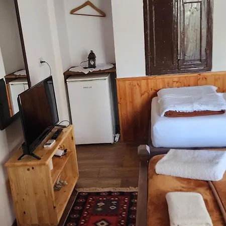 בית הארחה Silver Hill Gjirokastër