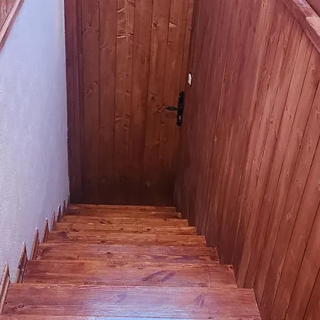 Silver Hill בית הארחה Gjirokastër