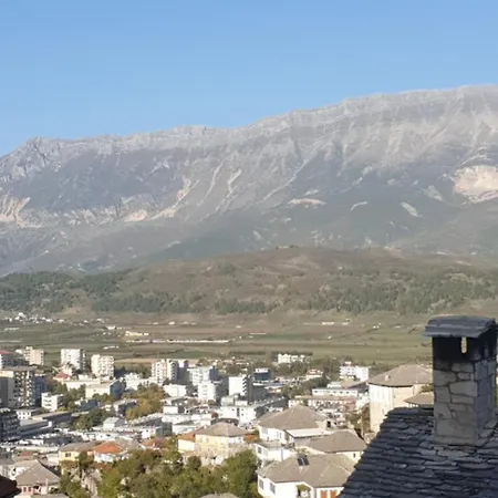 Silver Hill בית הארחה Gjirokastër